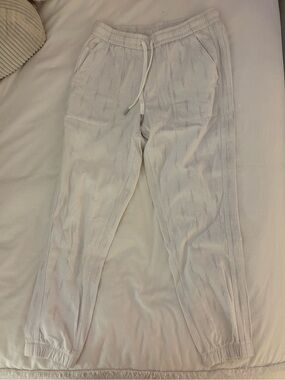 Athleta Off-White Knit Drawstring Joggers